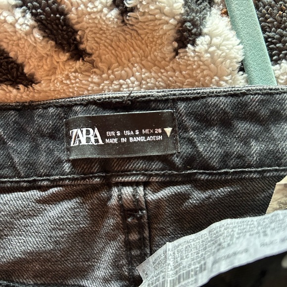 Black Denim Mini Skirt Zara - Picture 3 of 3